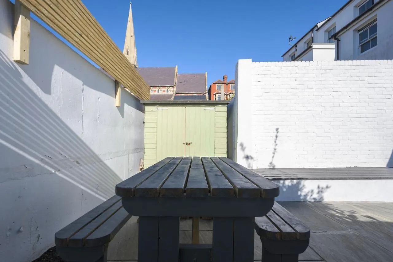 Holiday home Vibrant Spring Street With Garden Villa Brighton