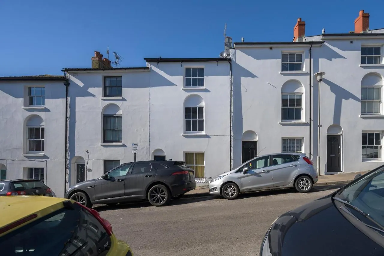 Vibrant Spring Street With Garden Villa Brighton 0*,  United Kingdom