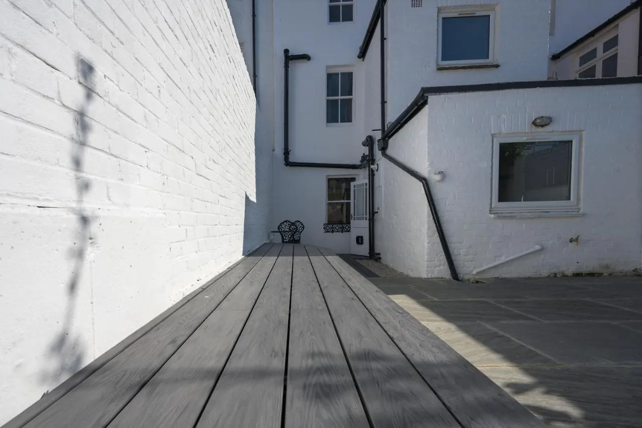 Vibrant Spring Street With Garden Villa Brighton Holiday home
